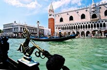 Gondola ride of Venice Italy :: WeekendaVenezia.com ::